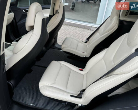 Серый Тесла Модель Х, объемом двигателя 0 л и пробегом 114 тыс. км за 43350 $, фото 29 на Automoto.ua