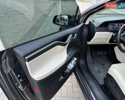 Серый Тесла Модель Х, объемом двигателя 0 л и пробегом 114 тыс. км за 43350 $, фото 35 на Automoto.ua