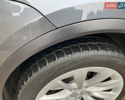 Серый Тесла Модель Х, объемом двигателя 0 л и пробегом 92 тыс. км за 26499 $, фото 9 на Automoto.ua