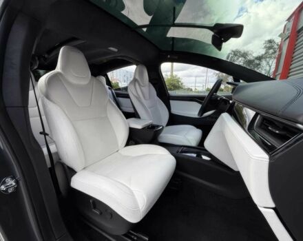 Серый Тесла Модель Х, объемом двигателя 0 л и пробегом 39 тыс. км за 19000 $, фото 7 на Automoto.ua