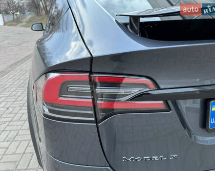 Серый Тесла Модель Х, объемом двигателя 0 л и пробегом 114 тыс. км за 43350 $, фото 52 на Automoto.ua