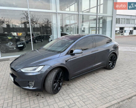 Серый Тесла Модель Х, объемом двигателя 0 л и пробегом 114 тыс. км за 43350 $, фото 18 на Automoto.ua