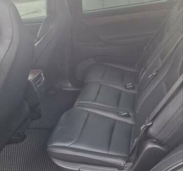 Серый Тесла Модель Х, объемом двигателя 0 л и пробегом 119 тыс. км за 28900 $, фото 5 на Automoto.ua