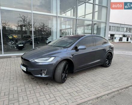 Серый Тесла Модель Х, объемом двигателя 0 л и пробегом 114 тыс. км за 43350 $, фото 20 на Automoto.ua