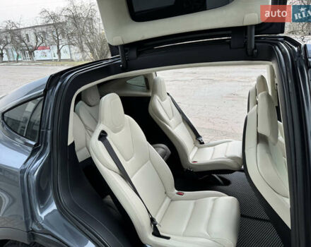 Серый Тесла Модель Х, объемом двигателя 0 л и пробегом 114 тыс. км за 43350 $, фото 24 на Automoto.ua