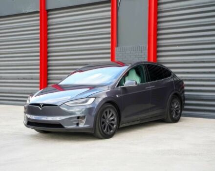 Серый Тесла Модель Х, объемом двигателя 0 л и пробегом 39 тыс. км за 19000 $, фото 2 на Automoto.ua