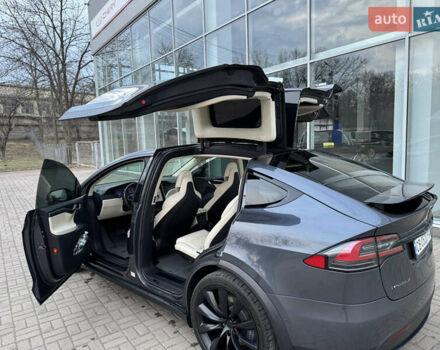 Серый Тесла Модель Х, объемом двигателя 0 л и пробегом 114 тыс. км за 43350 $, фото 37 на Automoto.ua