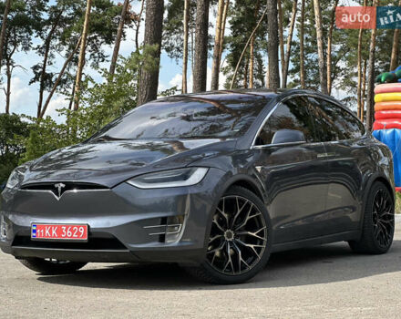 Серый Тесла Модель Х, объемом двигателя 0 л и пробегом 18 тыс. км за 33000 $, фото 9 на Automoto.ua