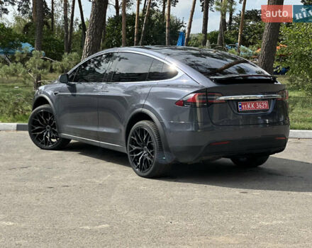 Серый Тесла Модель Х, объемом двигателя 0 л и пробегом 18 тыс. км за 33000 $, фото 12 на Automoto.ua