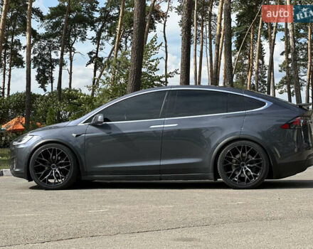 Серый Тесла Модель Х, объемом двигателя 0 л и пробегом 18 тыс. км за 33000 $, фото 3 на Automoto.ua