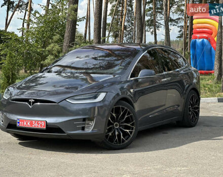 Серый Тесла Модель Х, объемом двигателя 0 л и пробегом 18 тыс. км за 33000 $, фото 4 на Automoto.ua