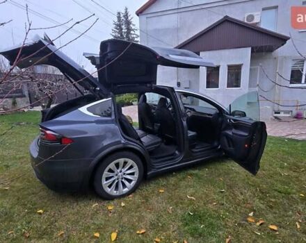 Серый Тесла Модель Х, объемом двигателя 0 л и пробегом 48 тыс. км за 33500 $, фото 11 на Automoto.ua