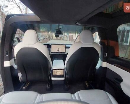 Серый Тесла Модель Х, объемом двигателя 0 л и пробегом 5 тыс. км за 52999 $, фото 43 на Automoto.ua