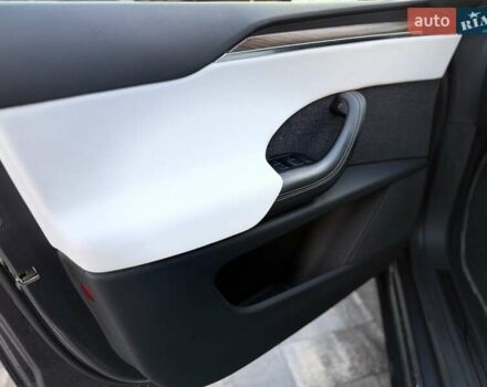 Серый Тесла Модель Х, объемом двигателя 0 л и пробегом 69 тыс. км за 40000 $, фото 14 на Automoto.ua