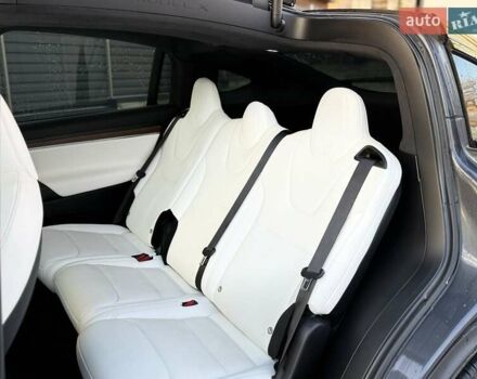 Серый Тесла Модель Х, объемом двигателя 0 л и пробегом 69 тыс. км за 40000 $, фото 20 на Automoto.ua