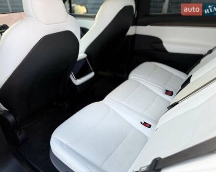 Серый Тесла Модель Х, объемом двигателя 0 л и пробегом 69 тыс. км за 40000 $, фото 23 на Automoto.ua