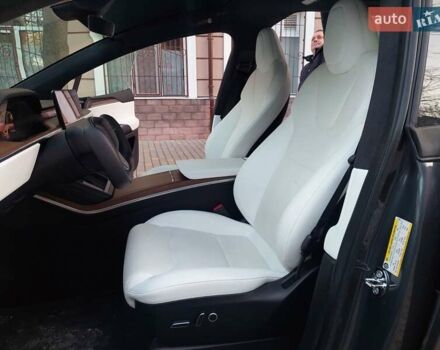 Серый Тесла Модель Х, объемом двигателя 0 л и пробегом 5 тыс. км за 52999 $, фото 75 на Automoto.ua