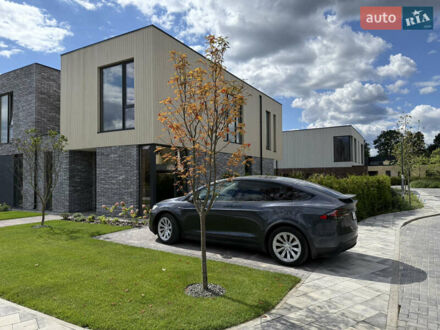 Серый Тесла Модель Х, объемом двигателя 0 л и пробегом 159 тыс. км за 21500 $, фото 1 на Automoto.ua