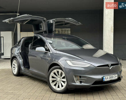 Серый Тесла Модель Х, объемом двигателя 0 л и пробегом 168 тыс. км за 19400 $, фото 1 на Automoto.ua
