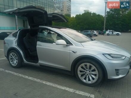 Сірий Тесла Модель Х, об'ємом двигуна 0 л та пробігом 125 тис. км за 23300 $, фото 1 на Automoto.ua