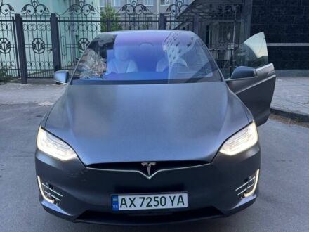 Серый Тесла Модель Х, объемом двигателя 0 л и пробегом 135 тыс. км за 25000 $, фото 1 на Automoto.ua