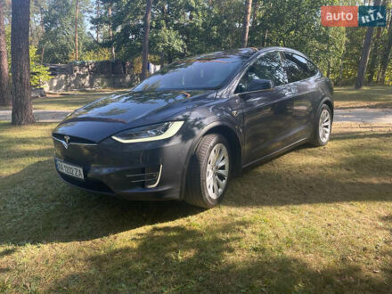 Тесла Модель Х 2017 в Киеве на Automoto.ua Серый Тесла Модель Х, объемом двигателя 0 л и пробегом 64 тыс. км за 30000 $, фото 1 на Automoto.ua