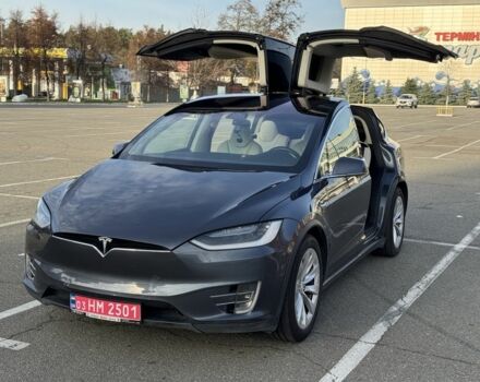 Серый Тесла Модель Х, объемом двигателя 0 л и пробегом 233 тыс. км за 17500 $, фото 1 на Automoto.ua