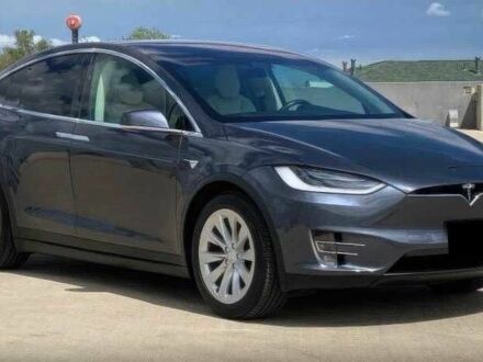 Тесла Модель Х 2018 в Львове на Automoto.ua Серый Тесла Модель Х, объемом двигателя 0 л и пробегом 88 тыс. км за 17500 $, фото 1 на Automoto.ua
