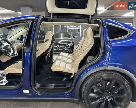 Синий Тесла Модель Х, объемом двигателя 0 л и пробегом 152 тыс. км за 28500 $, фото 23 на Automoto.ua