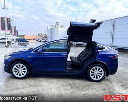 Синий Тесла Модель Х, объемом двигателя 100 л и пробегом 66 тыс. км за 34500 $, фото 4 на Automoto.ua