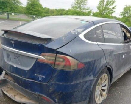 Синий Тесла Модель Х, объемом двигателя 0 л и пробегом 30 тыс. км за 10000 $, фото 4 на Automoto.ua