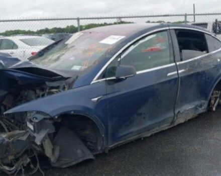 Синий Тесла Модель Х, объемом двигателя 0 л и пробегом 30 тыс. км за 10000 $, фото 5 на Automoto.ua