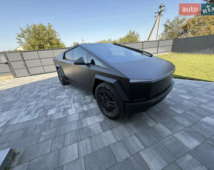 Черный Тесла Cybertruck, объемом двигателя 0 л и пробегом 1 тыс. км за 89900 $, фото 1 на Automoto.ua