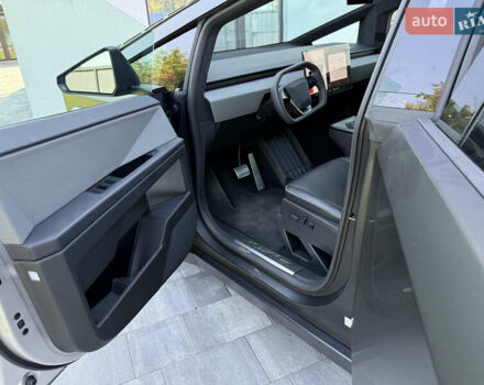 Черный Тесла Cybertruck, объемом двигателя 0 л и пробегом 1 тыс. км за 89900 $, фото 5 на Automoto.ua