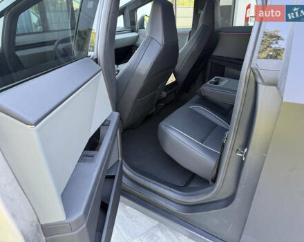 Черный Тесла Cybertruck, объемом двигателя 0 л и пробегом 1 тыс. км за 89900 $, фото 6 на Automoto.ua