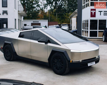 Серый Тесла Cybertruck, объемом двигателя 0 л и пробегом 13 тыс. км за 99000 $, фото 4 на Automoto.ua
