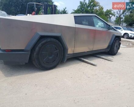 Серый Тесла Cybertruck, объемом двигателя 0 л и пробегом 30 тыс. км за 77777 $, фото 4 на Automoto.ua