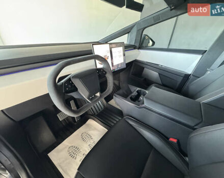Серый Тесла Cybertruck, объемом двигателя 0 л и пробегом 1 тыс. км за 135000 $, фото 5 на Automoto.ua