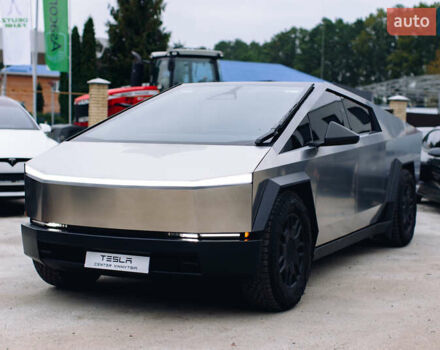 Серый Тесла Cybertruck, объемом двигателя 0 л и пробегом 13 тыс. км за 99000 $, фото 1 на Automoto.ua