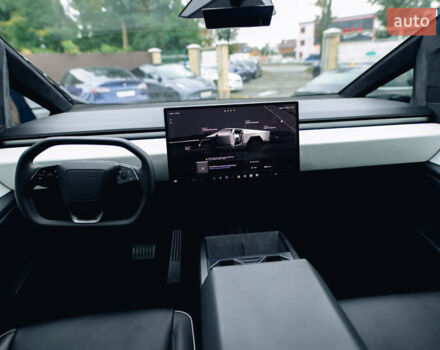 Серый Тесла Cybertruck, объемом двигателя 0 л и пробегом 13 тыс. км за 99000 $, фото 14 на Automoto.ua