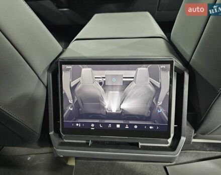 Сірий Тесла Cybertruck, об'ємом двигуна 0 л та пробігом 2 тис. км за 194999 $, фото 19 на Automoto.ua