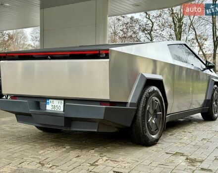 Сірий Тесла Cybertruck, об'ємом двигуна 0 л та пробігом 3 тис. км за 104800 $, фото 12 на Automoto.ua