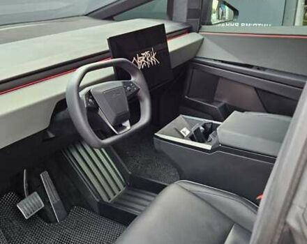Серый Тесла Cybertruck, объемом двигателя 0 л и пробегом 10 тыс. км за 120000 $, фото 1 на Automoto.ua