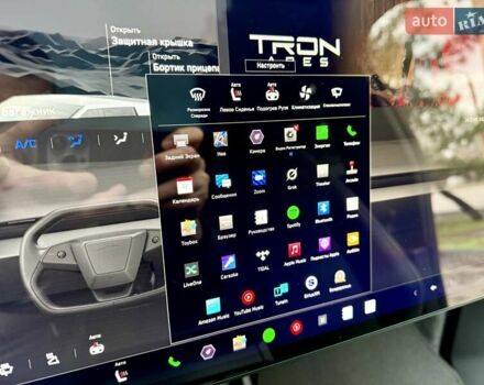 Сірий Тесла Cybertruck, об'ємом двигуна 0 л та пробігом 3 тис. км за 104800 $, фото 34 на Automoto.ua