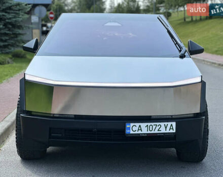 Серый Тесла Cybertruck, объемом двигателя 0 л и пробегом 6 тыс. км за 109900 $, фото 1 на Automoto.ua