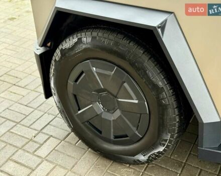 Сірий Тесла Cybertruck, об'ємом двигуна 0 л та пробігом 3 тис. км за 104800 $, фото 18 на Automoto.ua