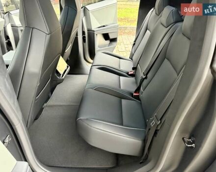 Сірий Тесла Cybertruck, об'ємом двигуна 0 л та пробігом 3 тис. км за 104800 $, фото 24 на Automoto.ua