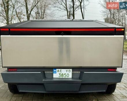 Сірий Тесла Cybertruck, об'ємом двигуна 0 л та пробігом 3 тис. км за 104800 $, фото 13 на Automoto.ua