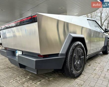 Сірий Тесла Cybertruck, об'ємом двигуна 0 л та пробігом 3 тис. км за 104800 $, фото 11 на Automoto.ua