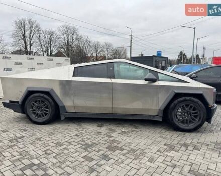 Серый Тесла Cybertruck, объемом двигателя 0 л и пробегом 4 тыс. км за 64000 $, фото 13 на Automoto.ua